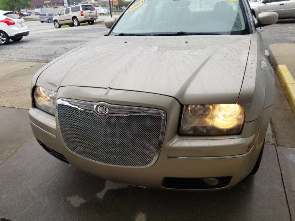 Chrysler 300 2009 Beige