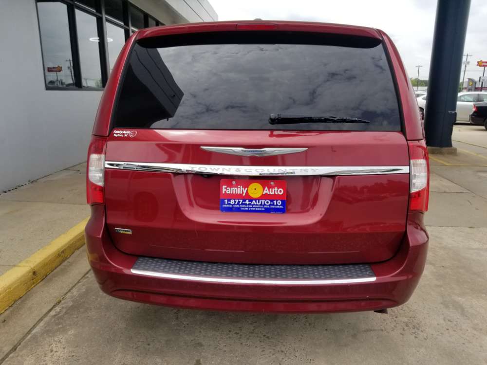 Chrysler Town & Country 2014 Red