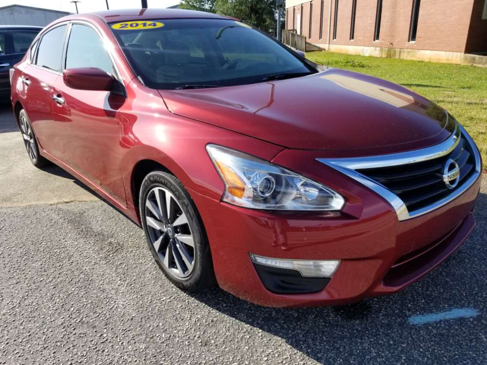 Nissan Altima 2014 Red