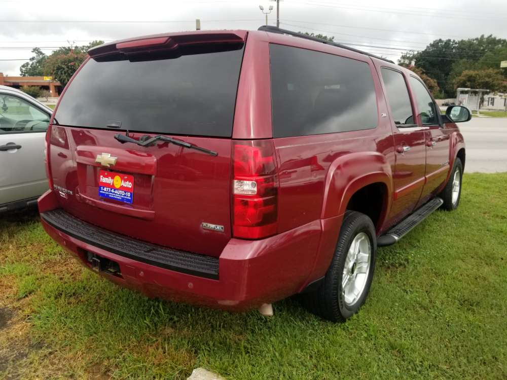Chevy Suburban 2007 Red
