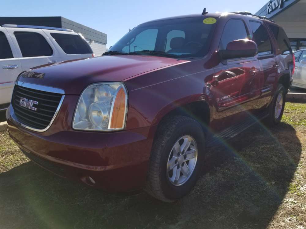 Gmc Yukon  Burgundy