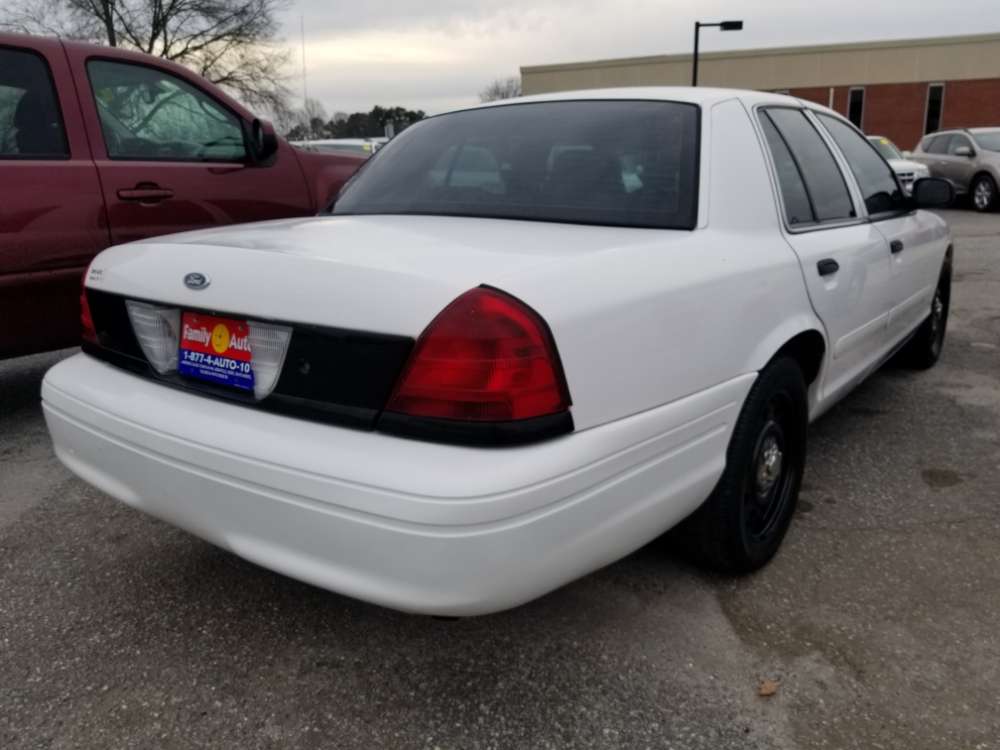 Ford Crown Vic 2008 White