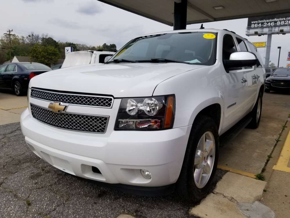 Chevrolet Suburban 2008 White