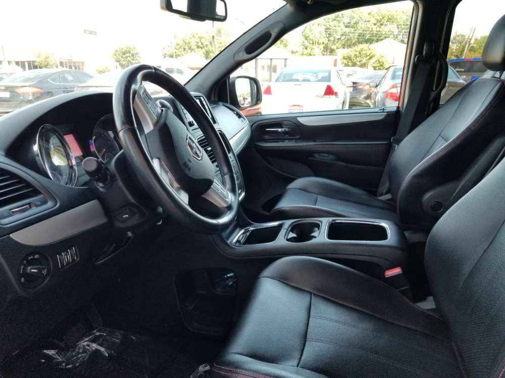 Dodge Caravan 2013 Red