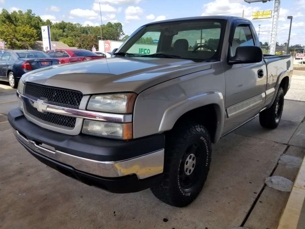 Chevrolet Silverado 2004 Tan