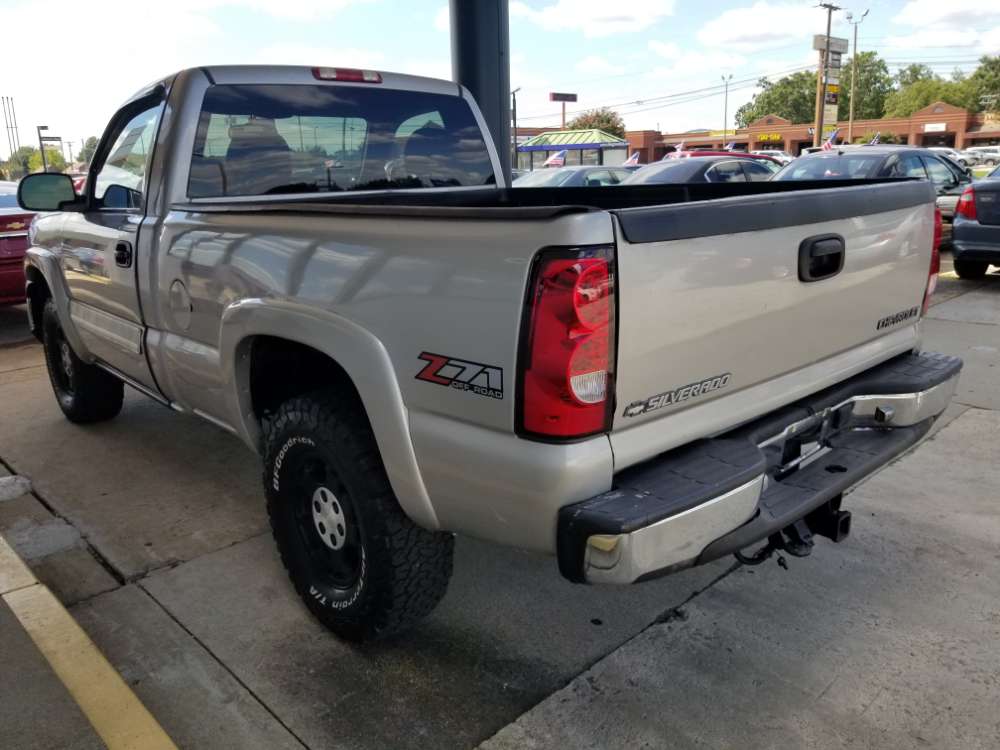 Chevrolet Silverado 2004 Tan