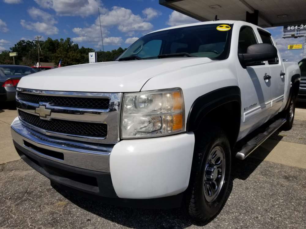 Chevrolet Silverado 2011 White