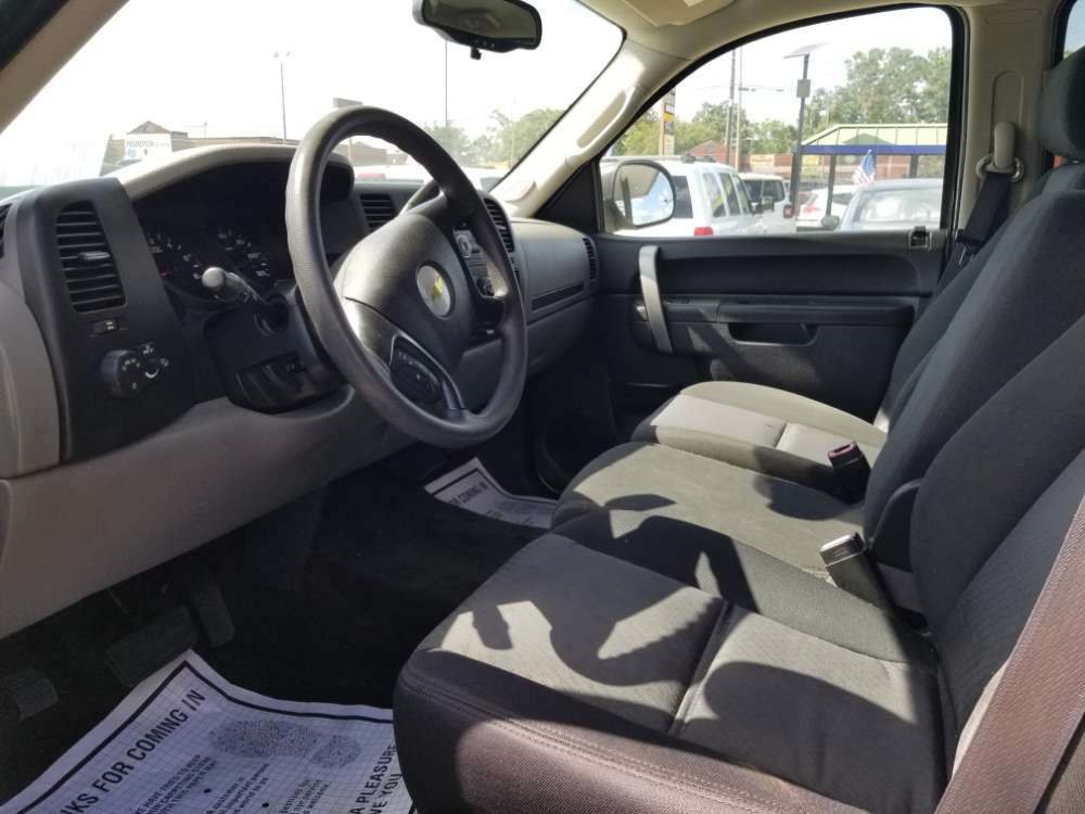 Chevrolet Silverado 2011 White