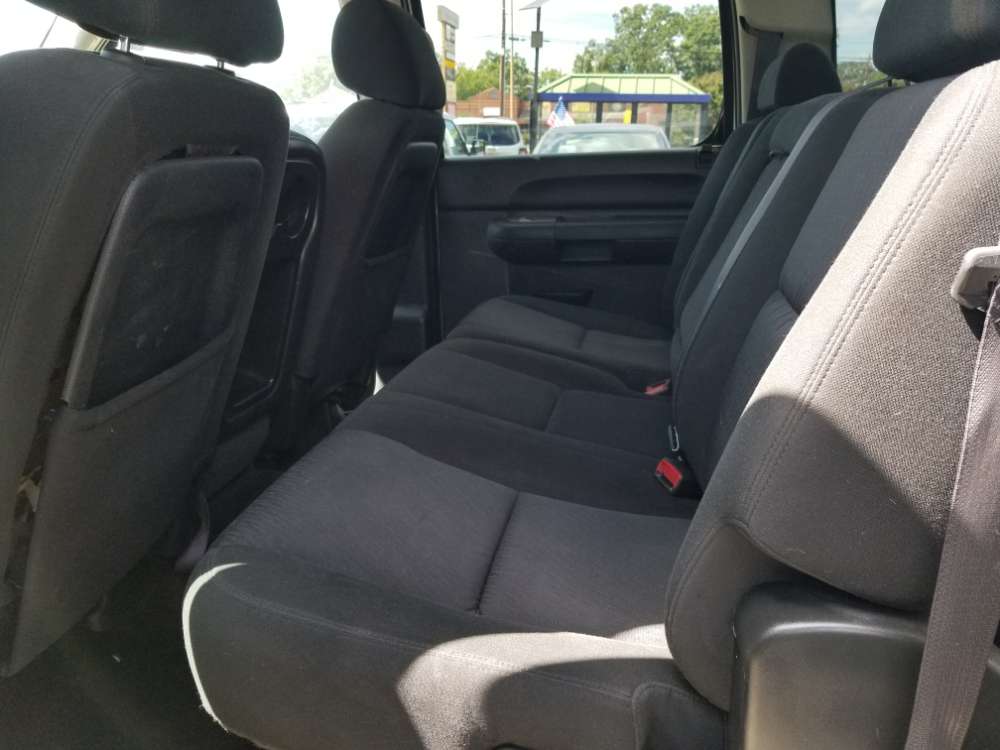 Chevrolet Silverado 2011 White