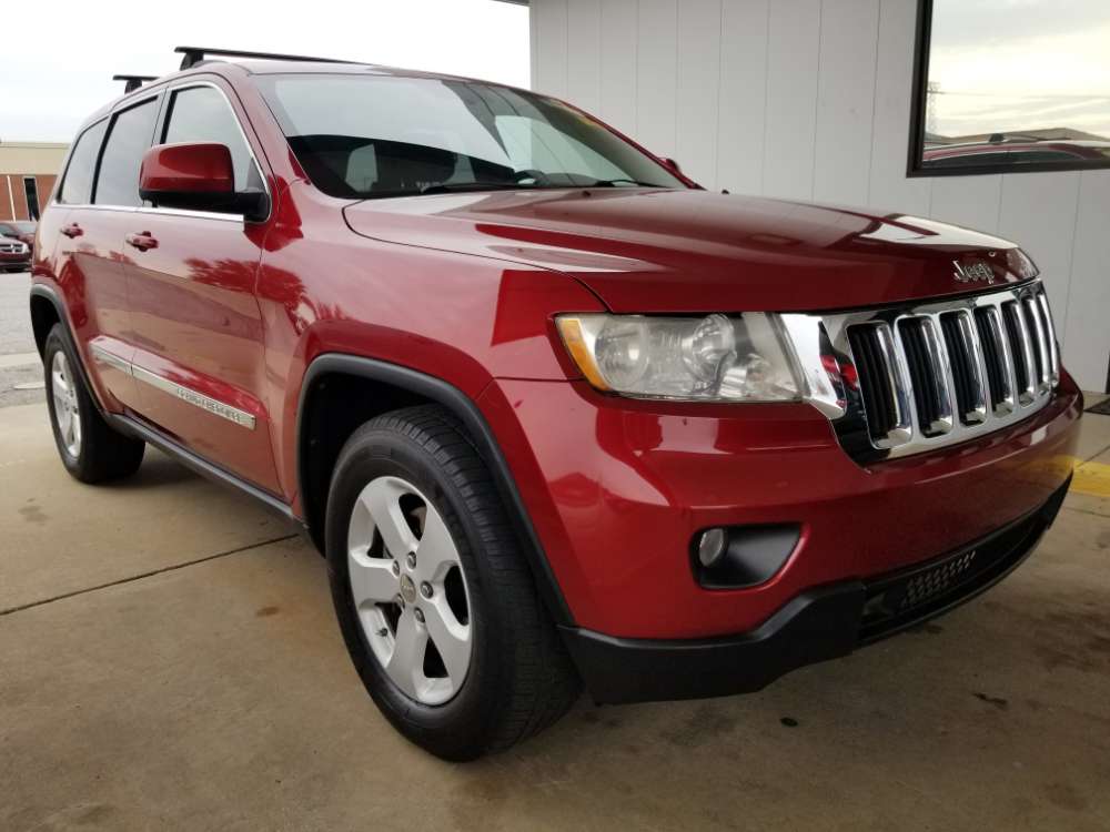 Jeep Cherokee 2011 Red